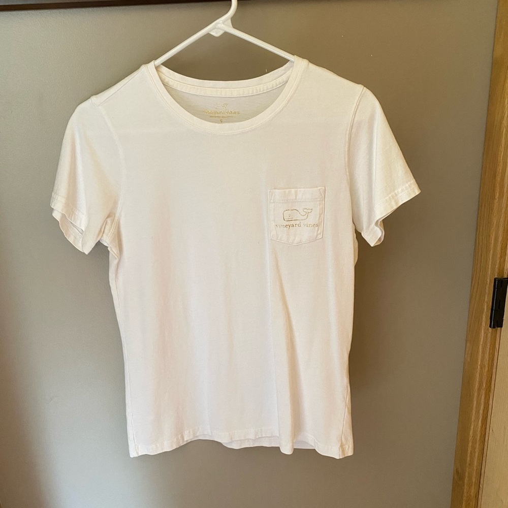 Women’s vineyard vines shirt